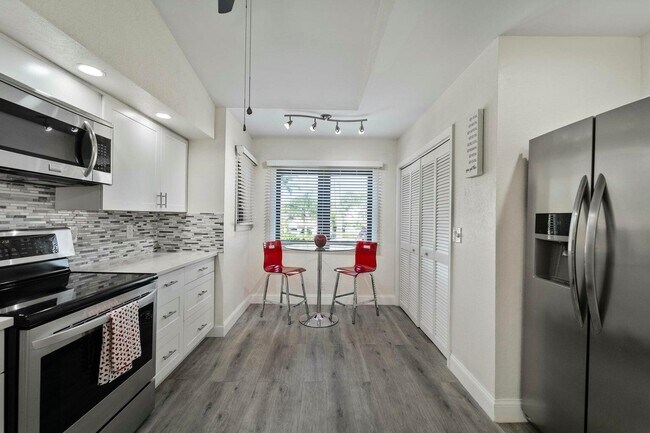 Building Photo - 7894 Granada Pl