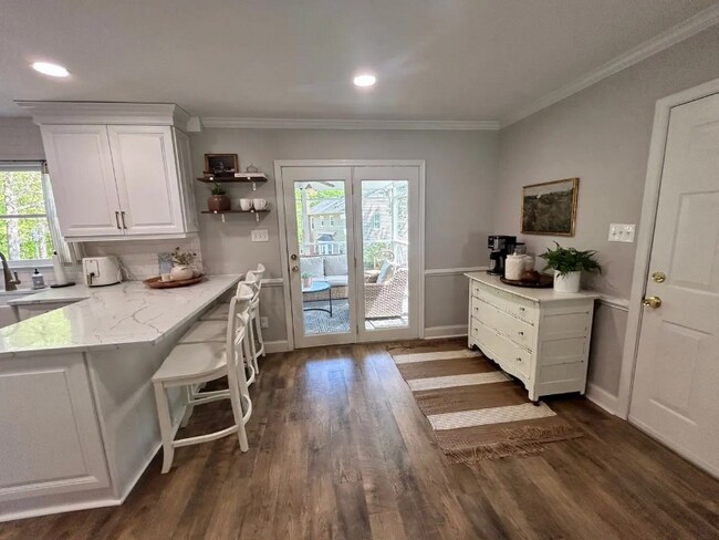 Foto del edificio - 10821 Sunset Hills Dr