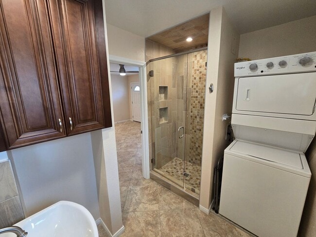 Building Photo - 2142-48 Oliver Ave