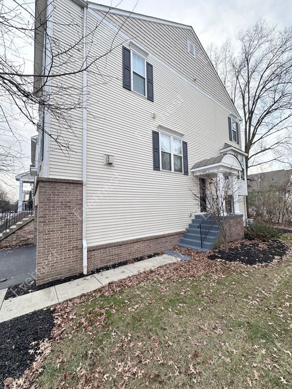Building Photo - 2853 Acarie Dr