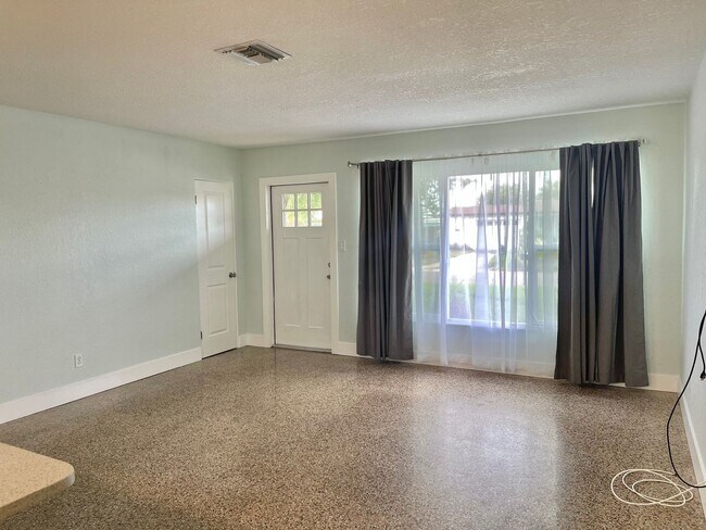 Foto del edificio - Adorable Apollo Beach Home for Rent   Brin...