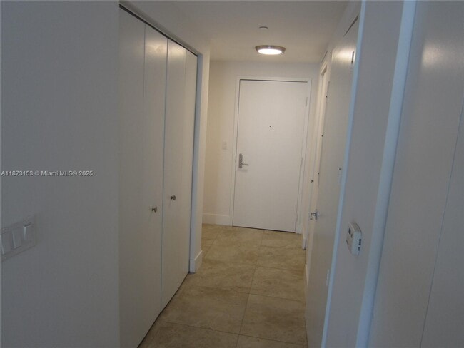 Foto del edificio - 488 NE 18th St