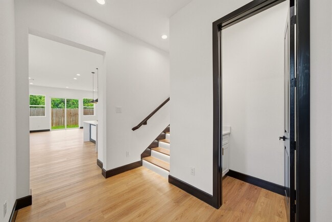 Foto del edificio - 4439 Gunter St