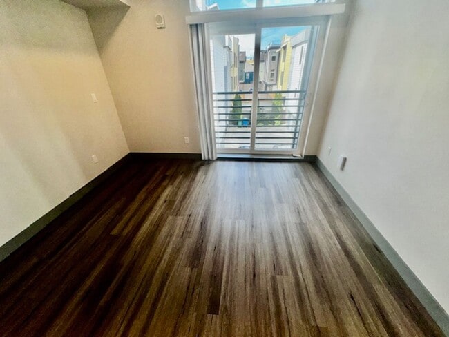 Interior Photo - The Grove Ballard