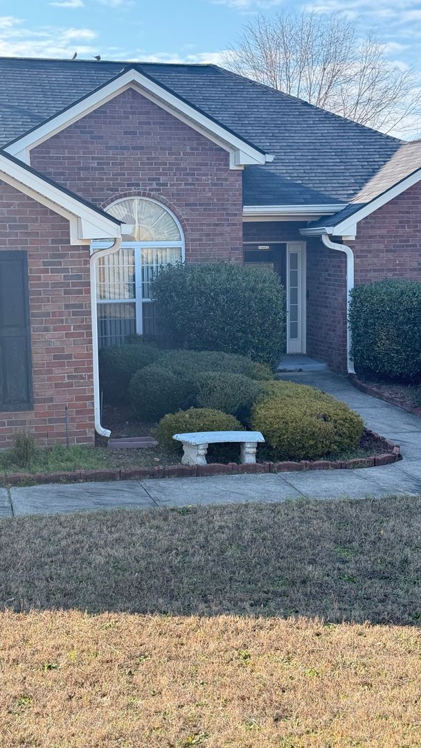 Building Photo - 1500 Cedar Hill Trail