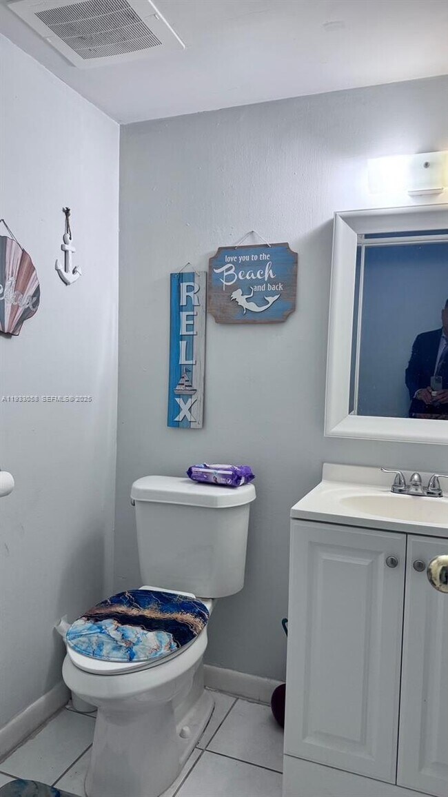 Building Photo - 8325 SW 137th Ave