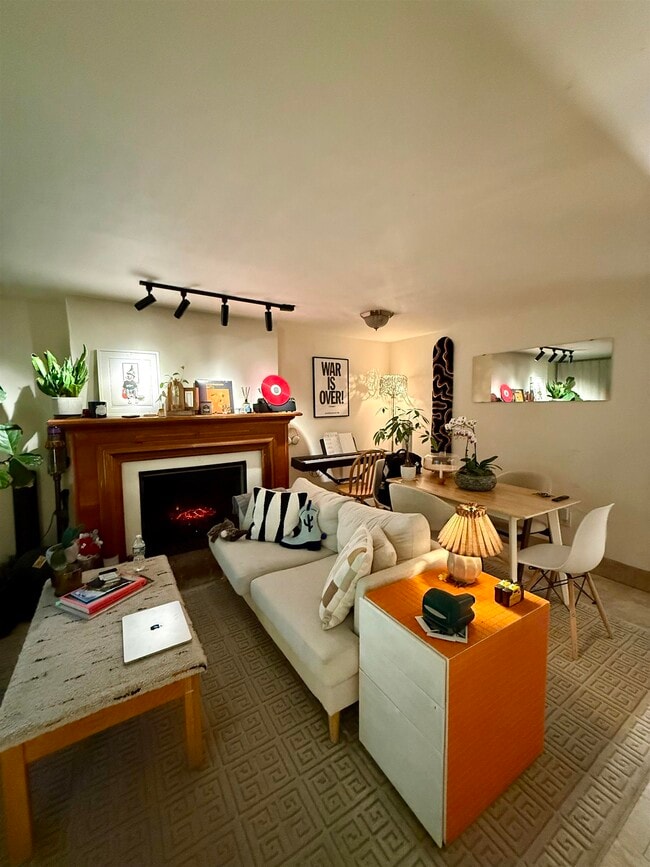 Building Photo - 613 JERSEY Ave