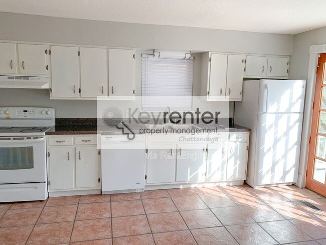 Building Photo - 4652 Cary Ln