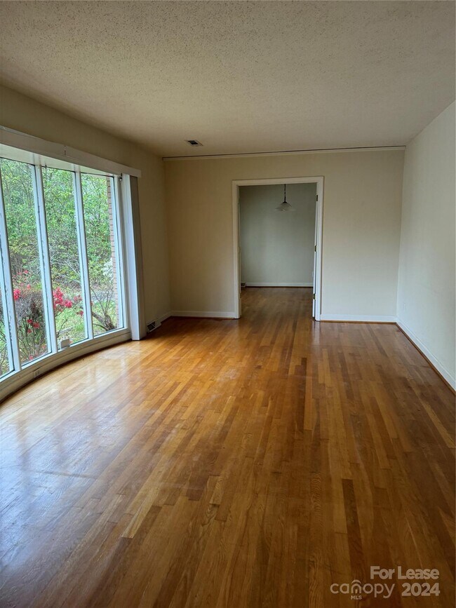 Building Photo - 5633 Sardis Rd