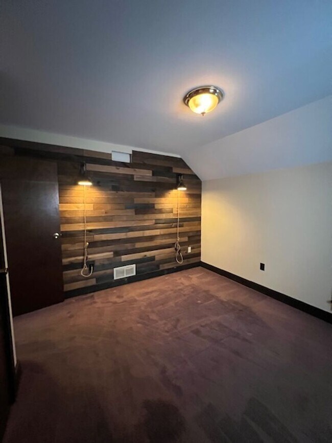 Building Photo - E Liberty/ S Bedford