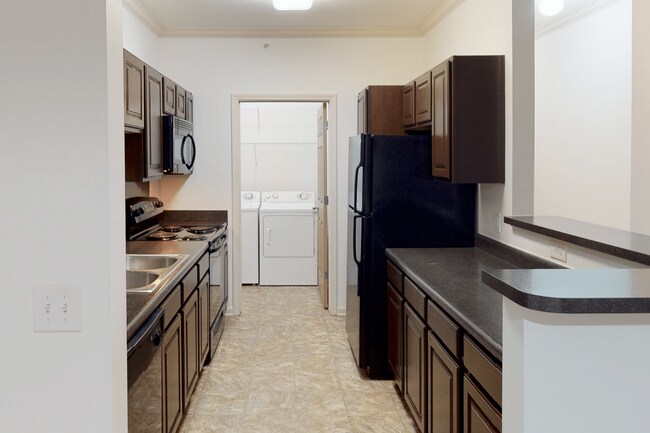 Foto del edificio - 100 Falls Blvd