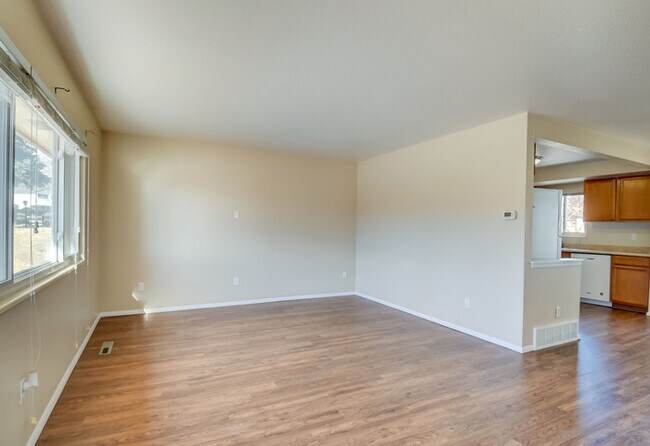 Building Photo - 2895 El Capitan Dr