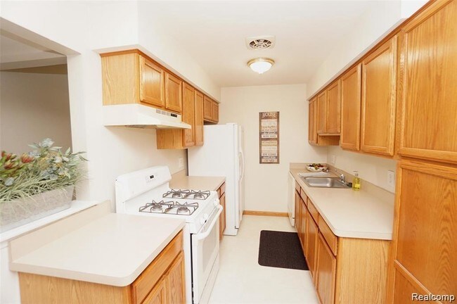 Building Photo - 44409 Savery Dr