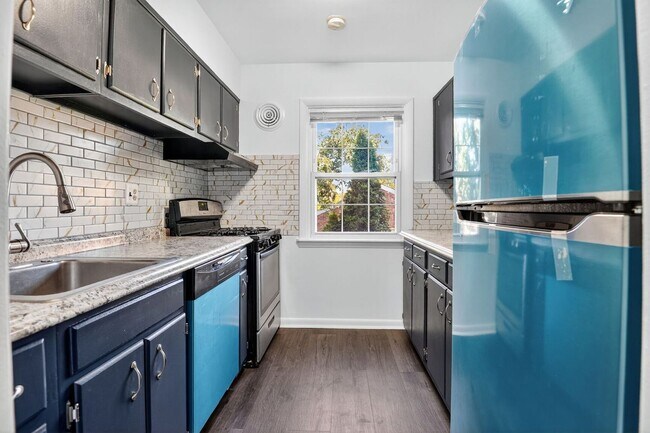 Building Photo - 9483 Fairfax Blvd