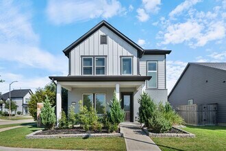 Building Photo - 28750 Shoalhaven Ct