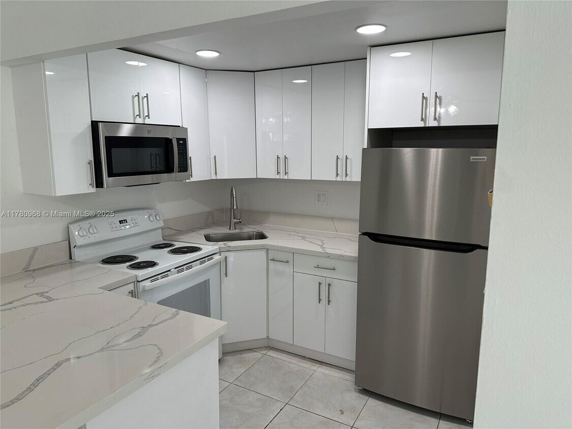 Foto principal - 4715 NW 7th St