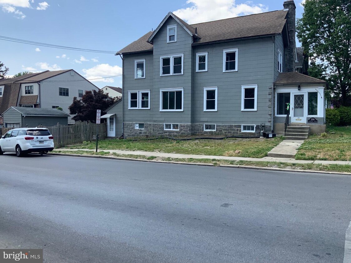 Primary Photo - 290 Shadeland Ave