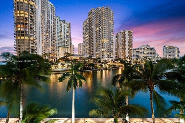 Photo - 495 Brickell Ave Apartment