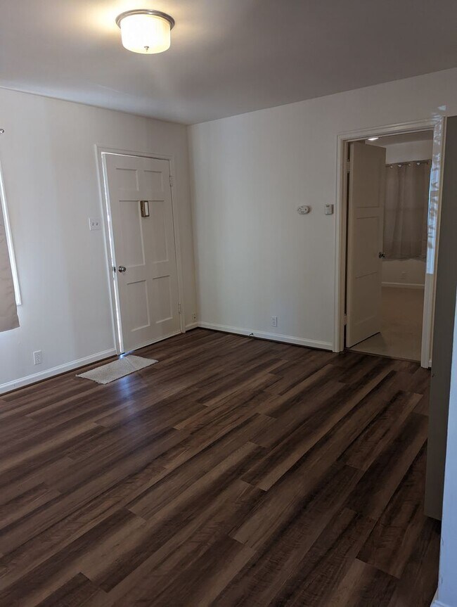 Foto del edificio - 2 Bedroom 1 Bathroom Single Family Home ju...