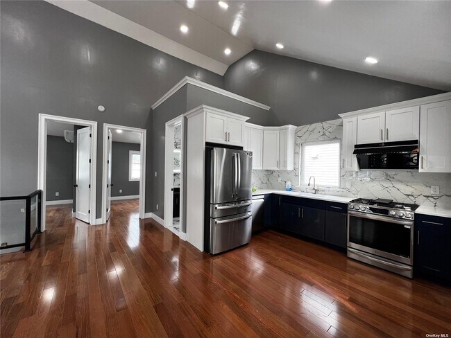 Building Photo - 986 Fenworth Blvd