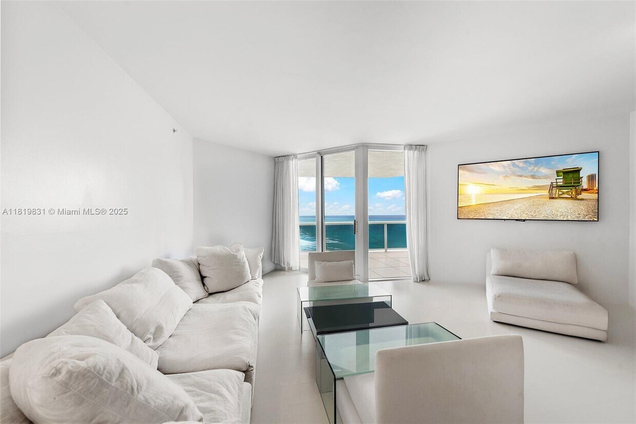 Primary Photo - 4779 Collins Ave