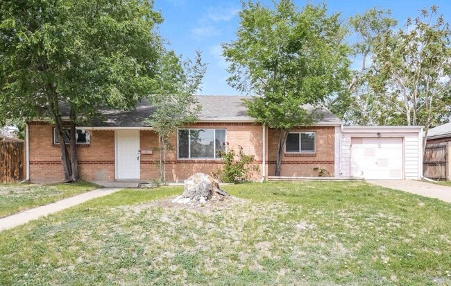 Building Photo - 9302 Lillian Ln