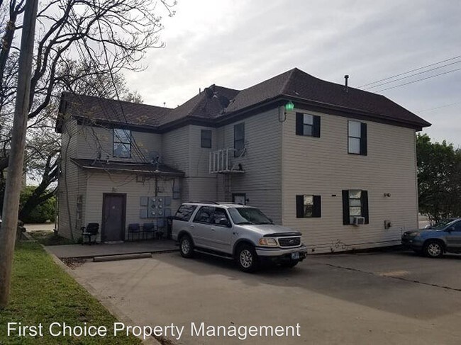 Foto del edificio - 212 E Highland St