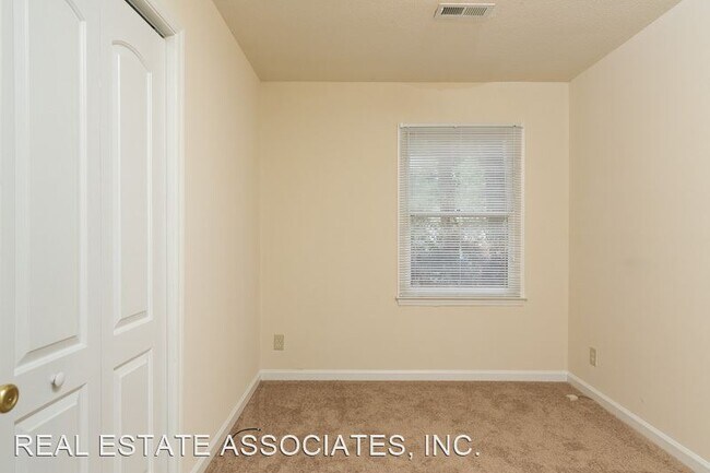 Building Photo - 3 br, 2 bath House - 3008 Independence Ave.