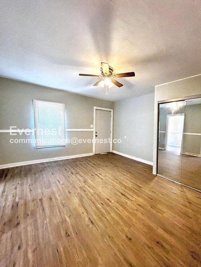 Building Photo - 100 Chestnut St