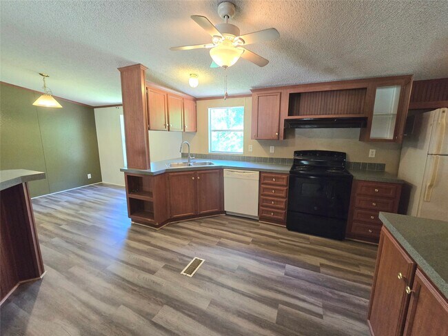Foto del edificio - 111 Lakeside Woods Dr