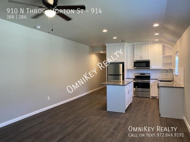 Building Photo - 910-914 N Throckmorton St