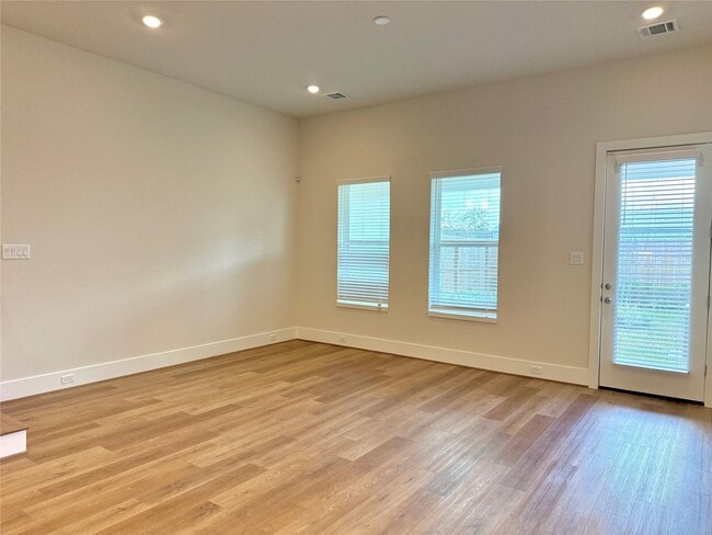 Building Photo - 5624 Bertellis Ln