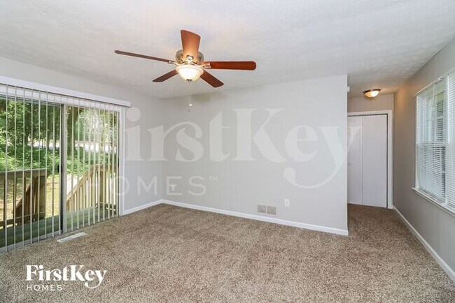 Building Photo - 3975 Sandy Plains Rd