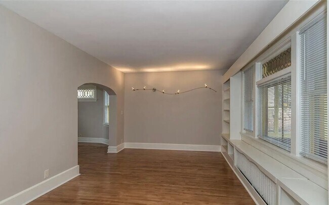 Foto del edificio - 625 N 16th Ave E