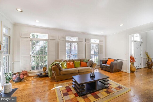 Foto del edificio - 5119 Warren Pl NW