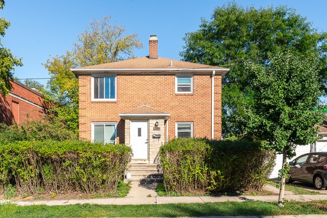 Building Photo - 209 Kedzie St