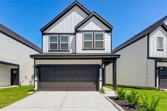 Building Photo - 2907 Crown Gate Dr