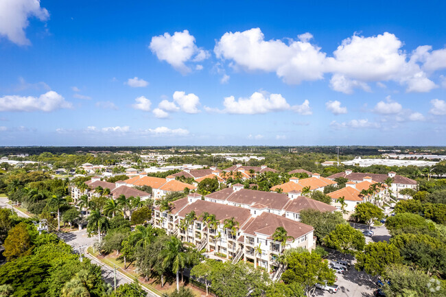 Foto del edificio - Poinciana Place