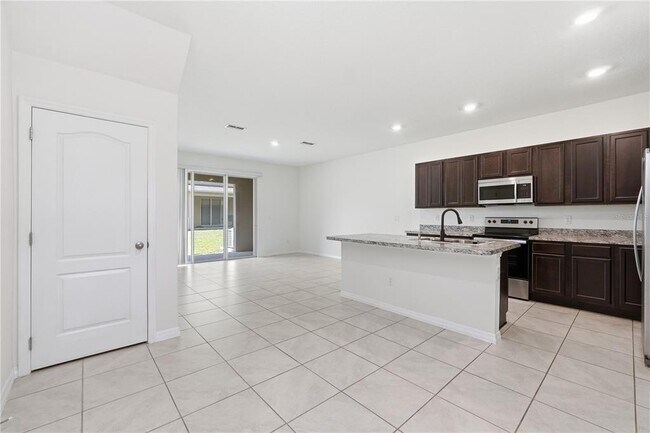 Foto del edificio - 1228 Yellow Finch Dr