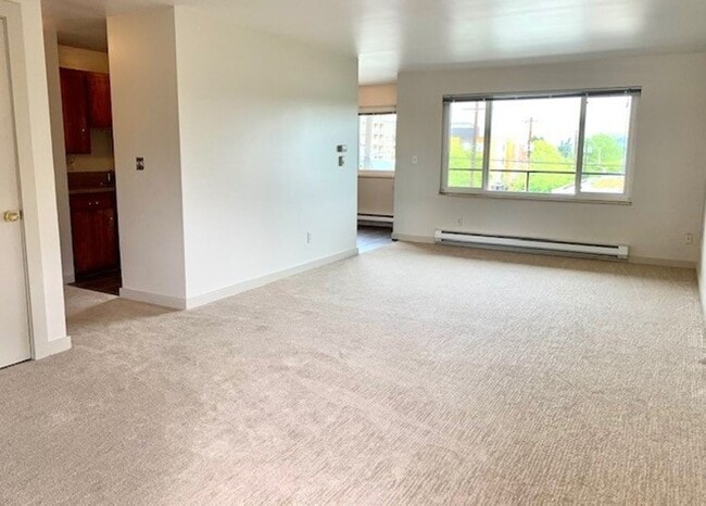 Interior Photo - Harbortown Apartments