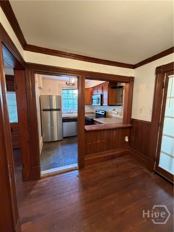 Building Photo - 228 E Henry St