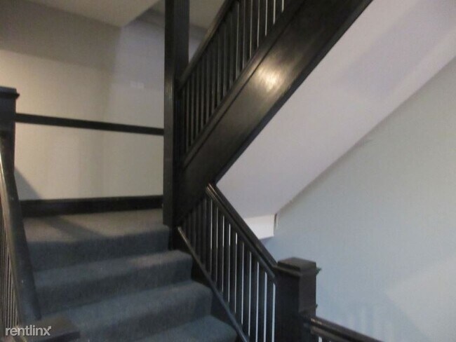 Foto del edificio - 245 W North Ave