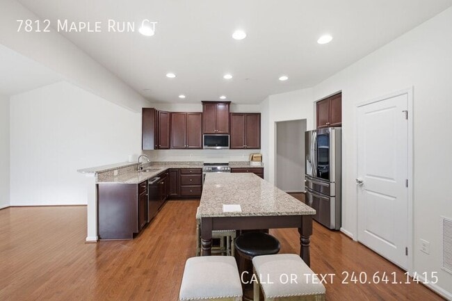 Building Photo - 7812 Maple Run Ct