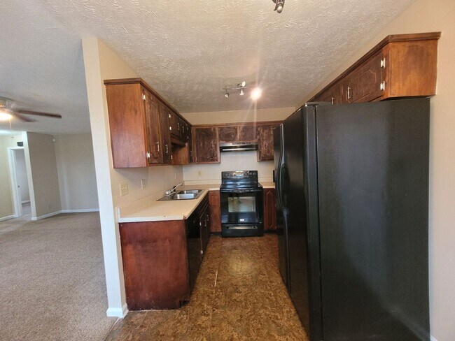 Building Photo - 3 Bed 2 Bath Ranch Style Treasure in Lovel...