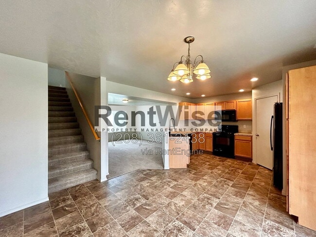 Building Photo - 119 E Walcott Lake Dr
