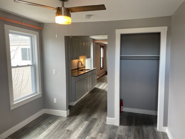 Foto del edificio - Updated 1 Bedroom, Available Aug 1!