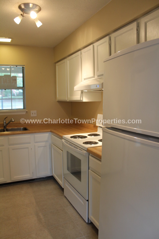 Building Photo - 6115 Heathstone Ln