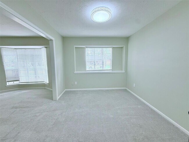 Foto del edificio - 25419 Lynbriar Ln
