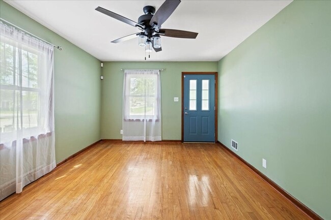 Building Photo - 401 N 13th Ave