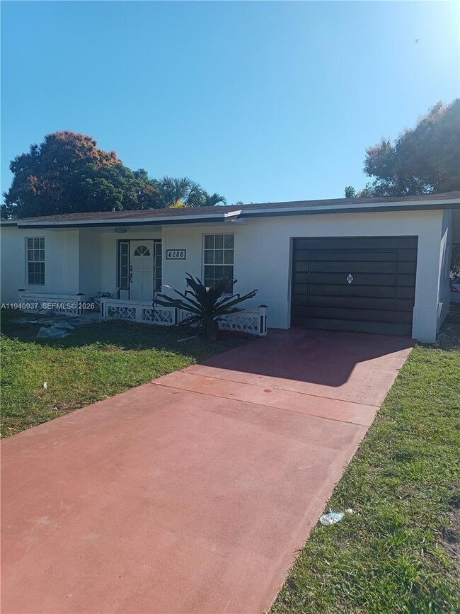 Building Photo - 6280 SW 8th Pl